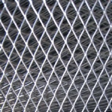 Diamond-shaped wire mesh
